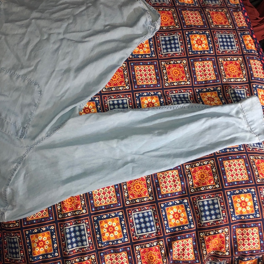 Light blue button down - Picture 6 of 8